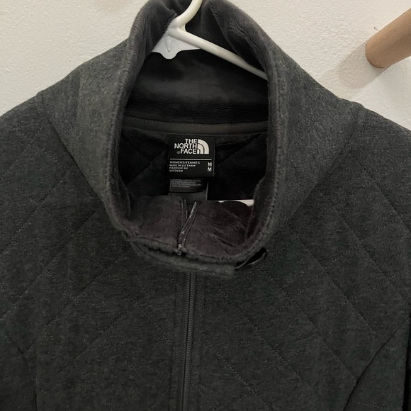 NORTH FACE Excellent North Face women grey jacket. - Picture 5 of 10